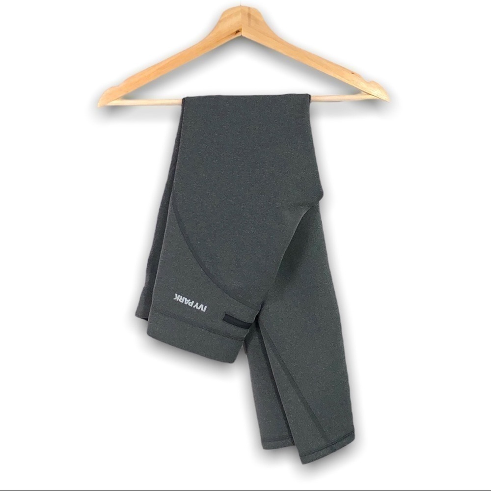 IVY PARK - Grey Sculptured Leggings - Small